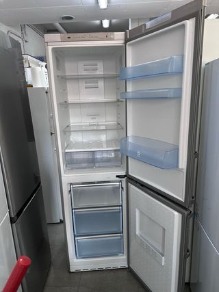 Nevera combi Balay altura 2 metro de ancho 60cm