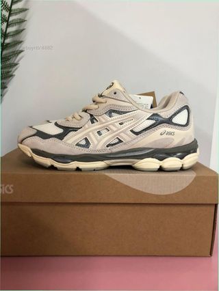 ASICS Beige/Gris Talla 44