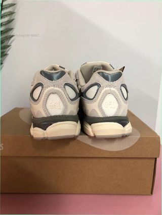 ASICS Beige/Gris Talla 44