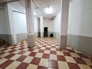 Local comercial en venta en Carcaixent