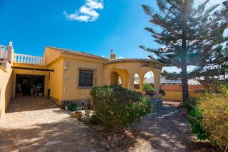 Chalet en venta en La Siesta - El Salado - Torreta en Torrevieja