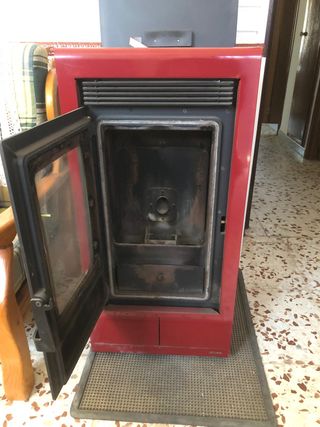 Estufa de pellets roja