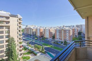 Piso en venta en La Buhaira en Sevilla