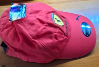 Gorra Ferrari Roja sin estrenar 15e c/u