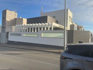 Casa pareada en venta en Zona Pueblo en Pilar de la Horadada