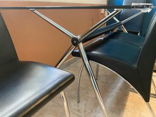 Mesa de comedor cristal y metal