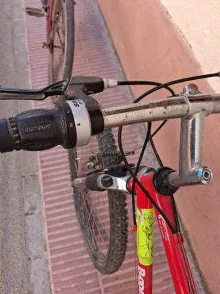Bicicleta MTB Boomerang Roja. Talla S.