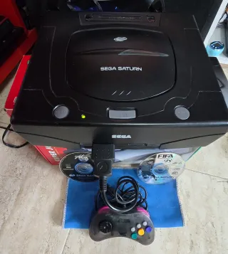 SEGA Saturn Negra + Juegos