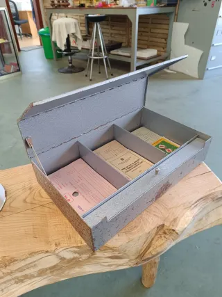 Caja de quinielas antigua