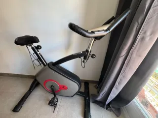Bicicleta Estática Ejercicio