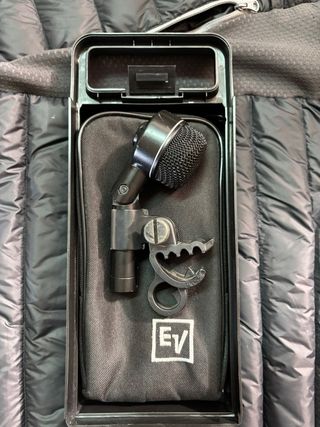 Micrós  Electro Voice Behringer y Audio-Technica