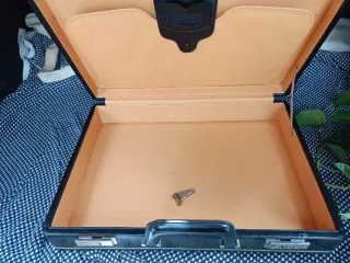 Maletín antiguo de piel con llave