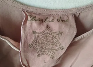 Top in seta Charlie Joe rosa con pizzo