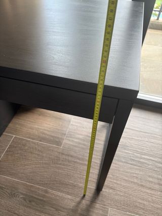 Escritorio negro madera y metal