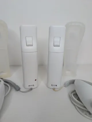 Set 2 Wii Remote Plus + 2 Nunchuk Originali