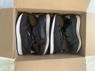 Lote zapatillas gemelos Puma velcro Talla 30
