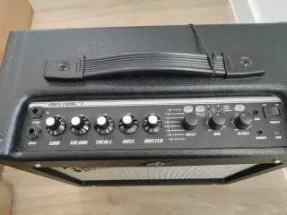 Amplificador Fender Mustang II V.2 40W,Pedal y USB