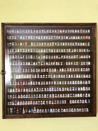 Collezione di ditali decorativi