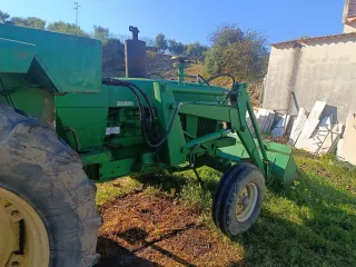 Tractor John Deere con pala