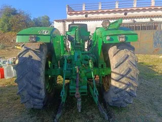 Tractor John Deere con pala