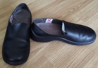 Zapatos negros de trabajo