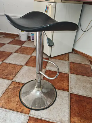 Sgabello da cucina regolabile