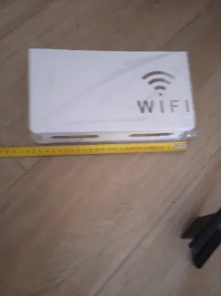 Supporto per router WiFi e accessori