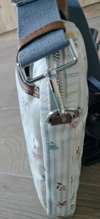 Maletín portátil estampado flores