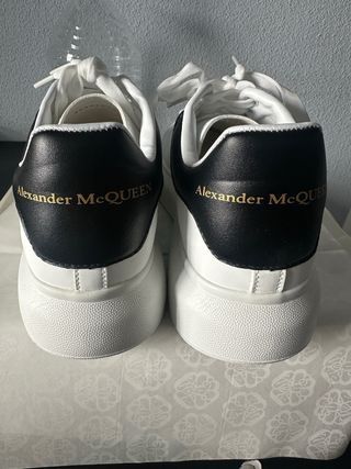 Sneakers Alexander McQueen Bianche e Nere