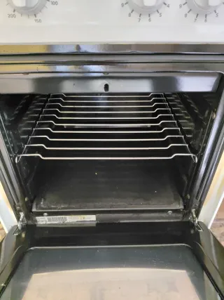 Cocina eléctrica Corberó con vitrocerámica y horno