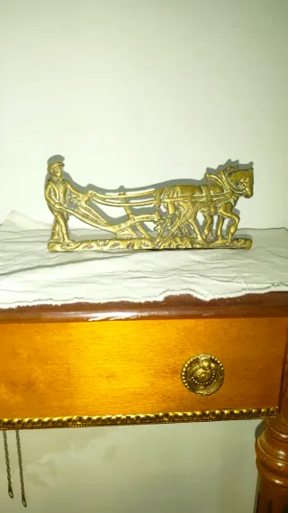 Antigua figura escultura granjero  caballos bronce