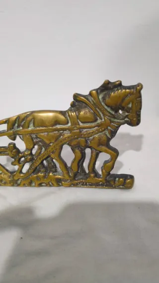 Antigua figura escultura granjero  caballos bronce