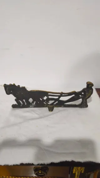 Antigua figura escultura granjero  caballos bronce