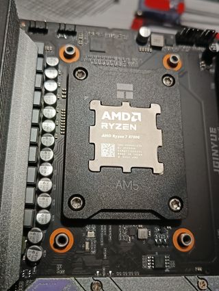 AMD Ryzen 7 8700G Procesador