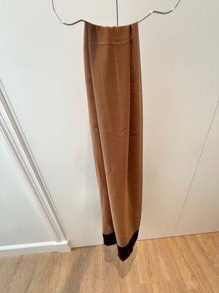 Foulard beige y marrón