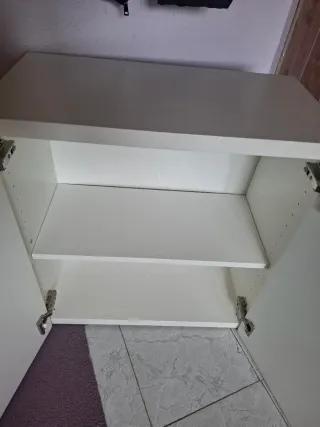 2 Muebles Madera Blanco y Verde por 30e