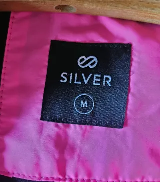 Chaqueta cortavientos forro polar rosa