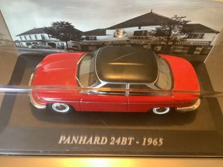 Coche Panhard 24 BT 1/43 IXO