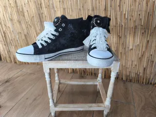 Deportivas "Converse".Decoradas a Mano.