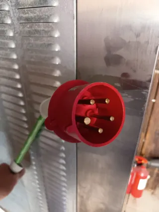 Máquina de pollos eléctrica MCM
