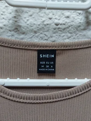 Vestido largo beige acanalado