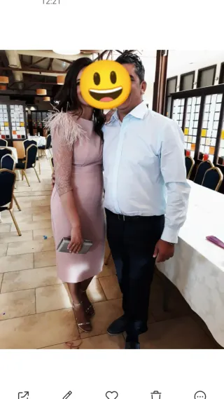 Vestido fiesta midi encaje y plumas