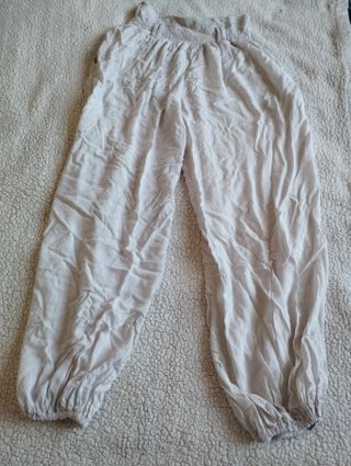 Pantalón ancho fluido crema