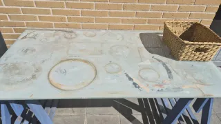 Mesa de trabajo con tablero de cristal