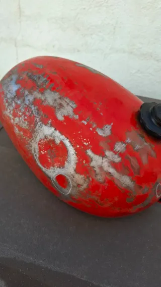 Depósito Moto Guzzi Hispania Rojo para restaurar