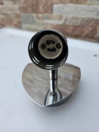 Foco, lámpara modelo Bomber, Gut10. Sin estrenar.