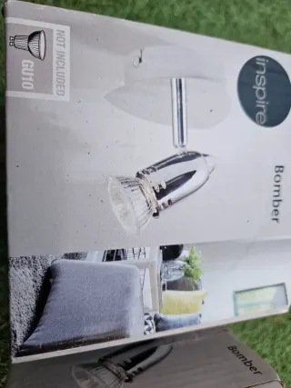 Foco, lámpara modelo Bomber, Gut10. Sin estrenar.