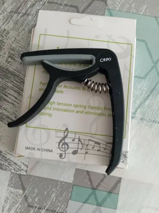 Cejilla para guitarra acústica