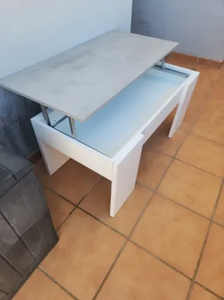 Tavolino da salotto con design moderno ed elegante