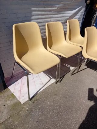 Sillas Beige Diseño Moderno